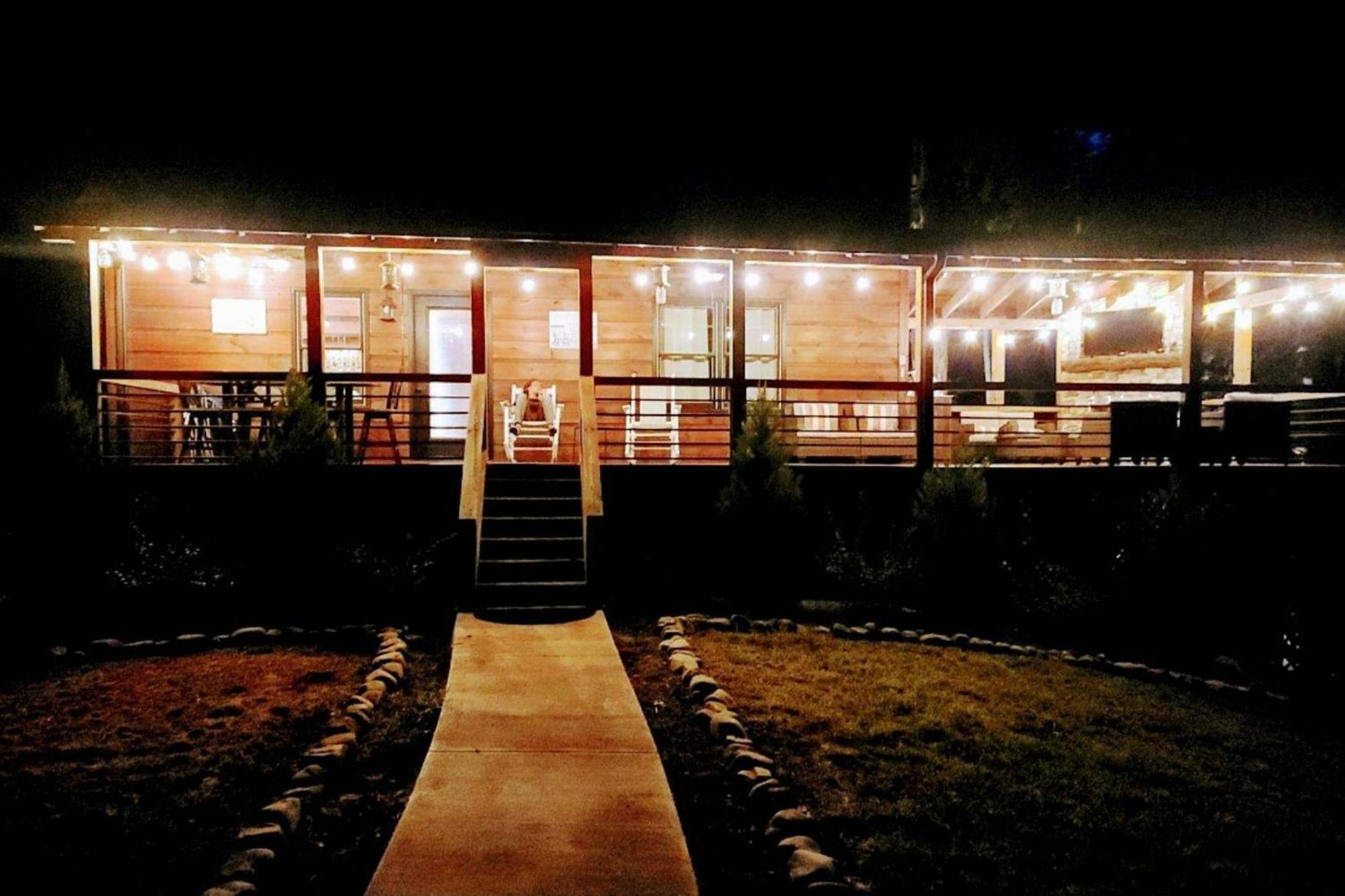 Adore The Smores Rustic Mountain Charm Outdoor Spaces And A Cozy Hot Tub Blue Ridge Bagian luar foto