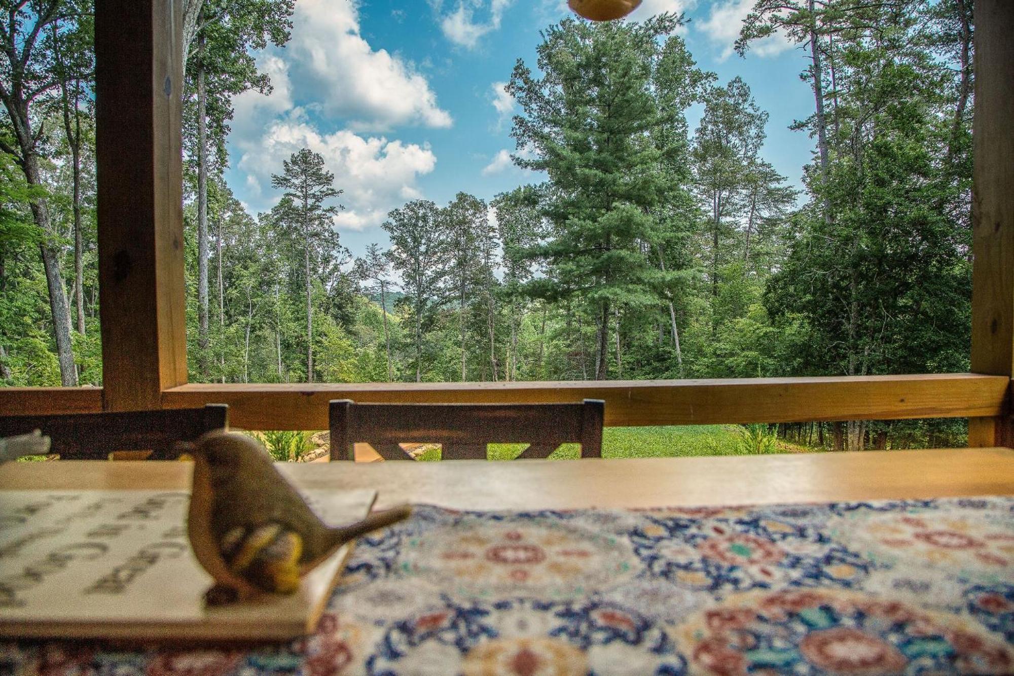 Adore The Smores Rustic Mountain Charm Outdoor Spaces And A Cozy Hot Tub Blue Ridge Bagian luar foto